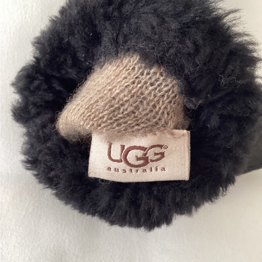 UGG Shorty Shearling-Cuff Leather Tech Gloves - image 4